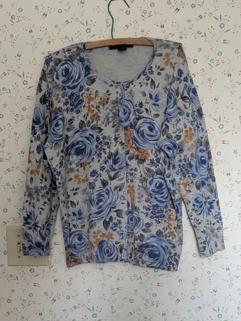 August Silk Cardigan Floral Roses Button Front Women’s Sweater Large Blue Beige